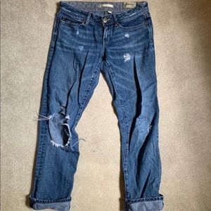 Distressed gap jean capris 24 boyfriend fit